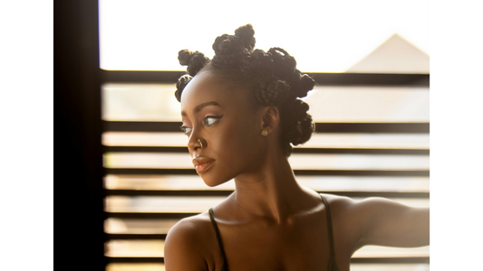 Beneficios de refrescar los estilos de peinado en el cabello afro