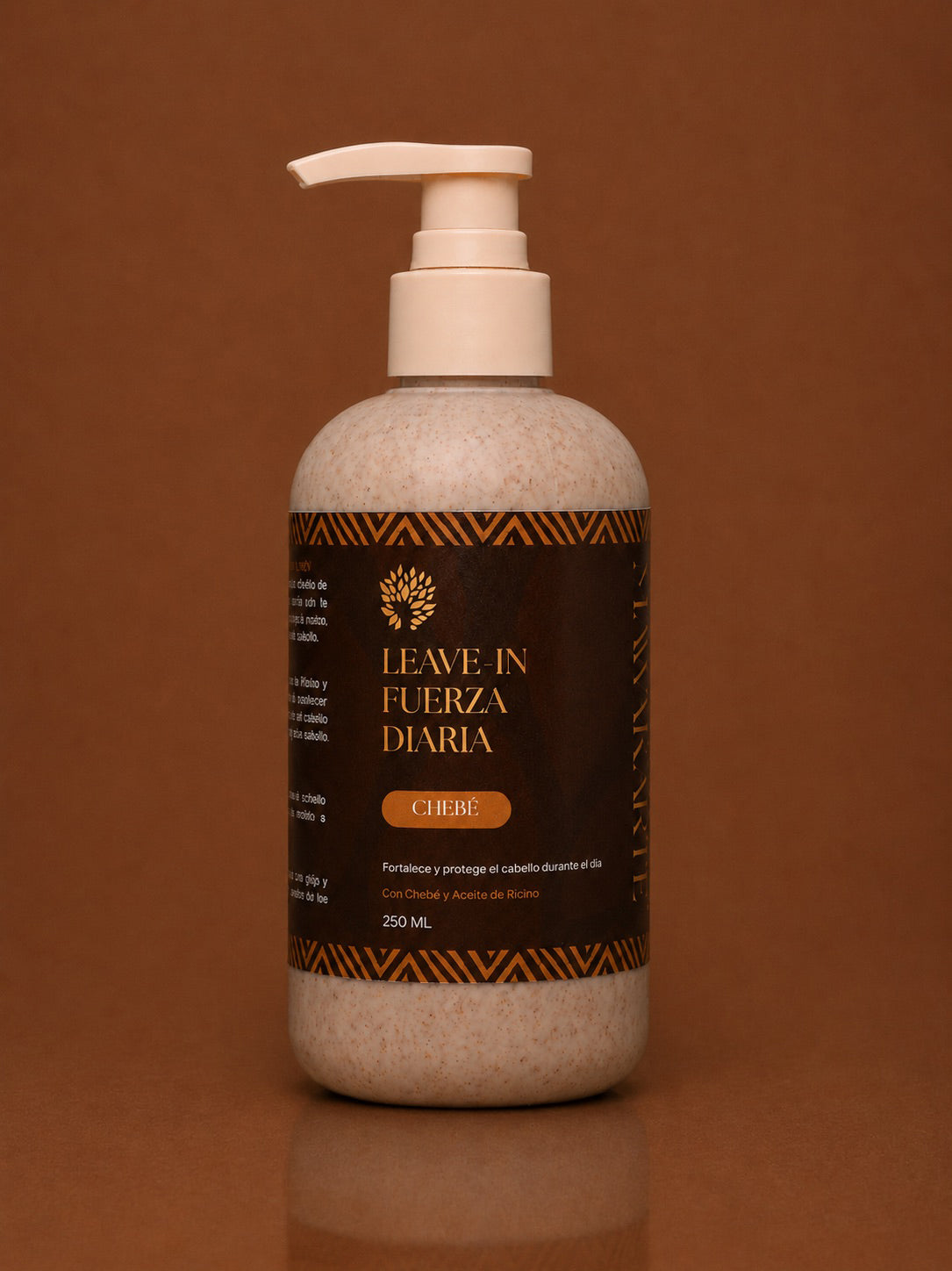 Leave-in protector de Chebé para fortalecer diariamente el cabello afro frágil y quebradizo.